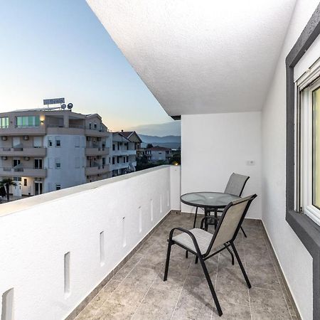 Apart-Hotel Prestige Ulcinj Ngoại thất bức ảnh