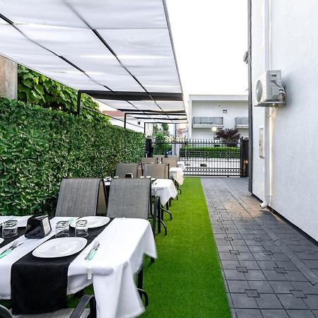 Apart-Hotel Prestige Ulcinj Ngoại thất bức ảnh