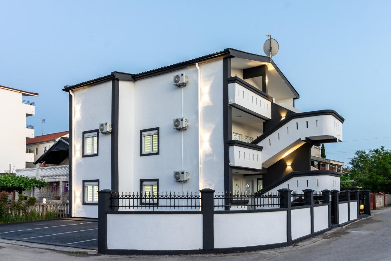 Apart-Hotel Prestige Ulcinj Ngoại thất bức ảnh