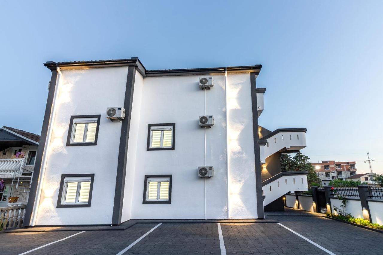 Apart-Hotel Prestige Ulcinj Ngoại thất bức ảnh