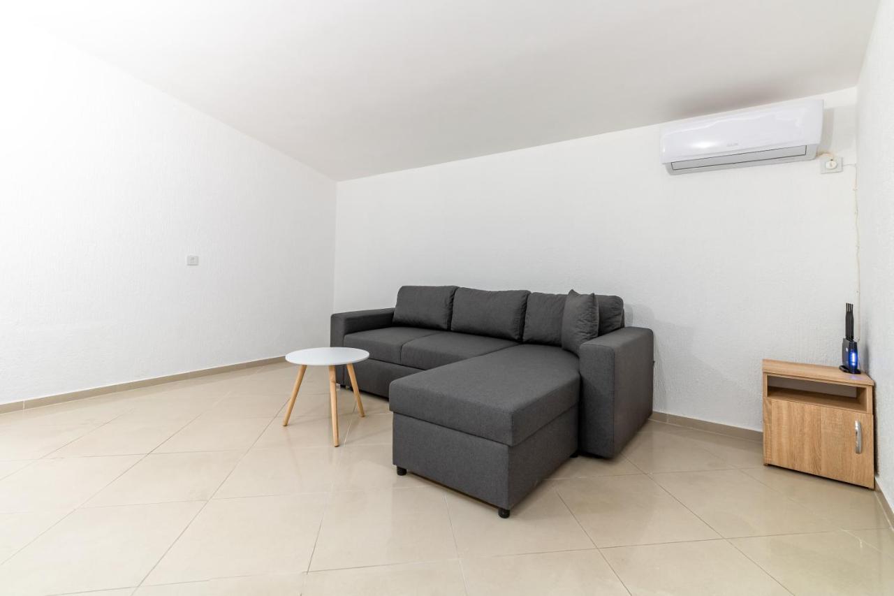 Apart-Hotel Prestige Ulcinj Ngoại thất bức ảnh