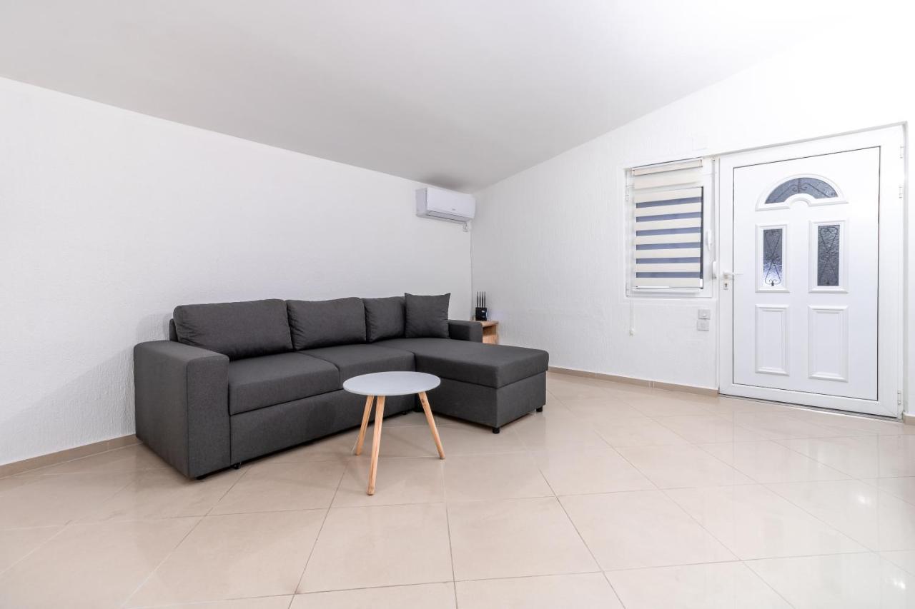 Apart-Hotel Prestige Ulcinj Ngoại thất bức ảnh