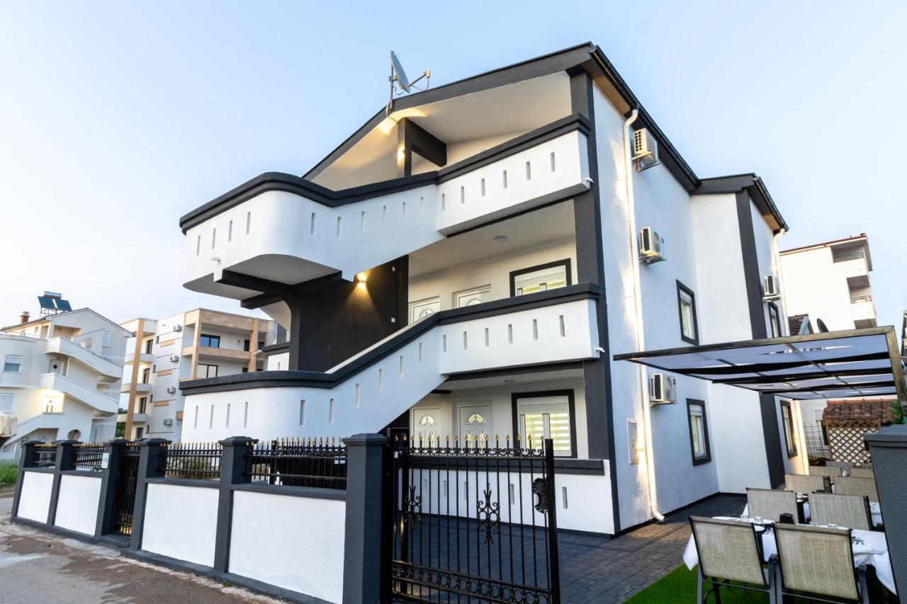 Apart-Hotel Prestige Ulcinj Ngoại thất bức ảnh