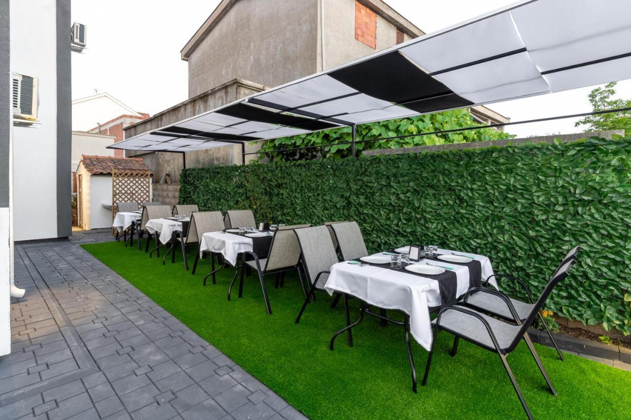Apart-Hotel Prestige Ulcinj Ngoại thất bức ảnh
