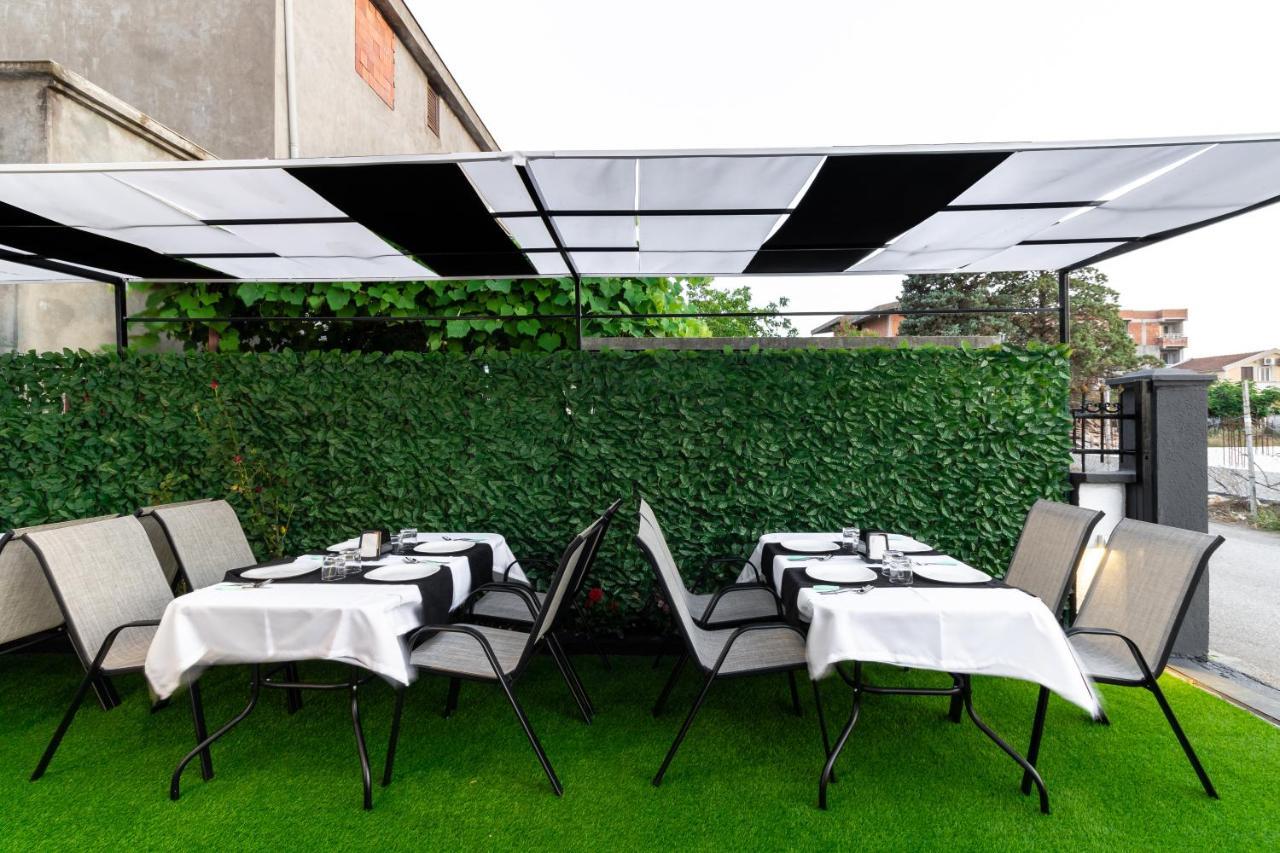 Apart-Hotel Prestige Ulcinj Ngoại thất bức ảnh