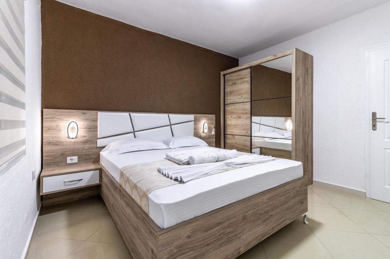 Apart-Hotel Prestige Ulcinj Ngoại thất bức ảnh